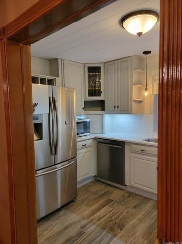 323 Grand Ave, Poughkeepsie NY 12603-4403 exterior