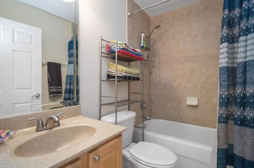 3365 27 Ave, Naples FL 34117-7136 exterior