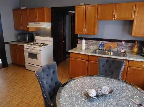 815 East St, New Britain CT 06051-1703 exterior