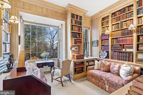 2906 N St, Washington DC 20024-3701 exterior