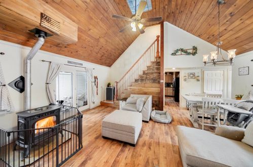 17 Hooksett Tpke, Concord NH  03304-4415 exterior