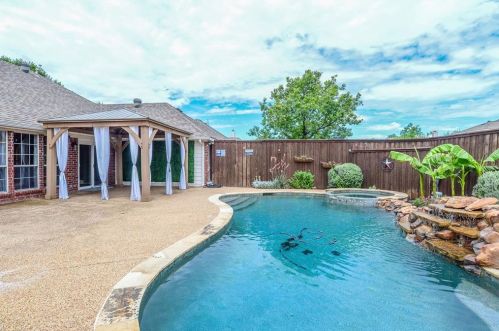 9404 Crossvine Ln, Frisco TX 75035-6030 exterior