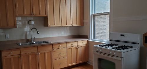 6442 Newgard Ave, Chicago, IL 60626-5012