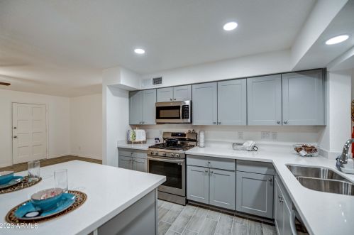 12616 20th Dr, Phoenix AZ  85029-2611 exterior