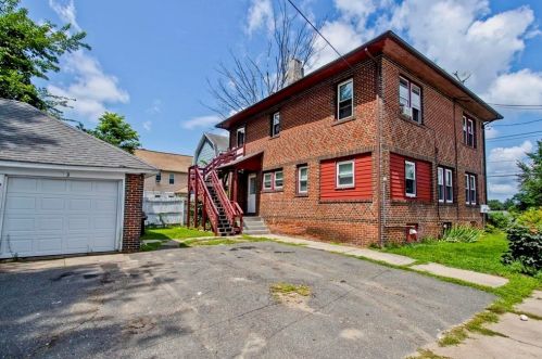 855 Boston Rd, Springfield MA 01119-1331 exterior