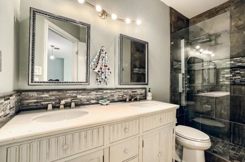 8514 Frst Hts Ln, Austin TX 78749-3500 exterior