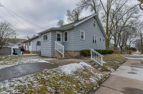 7503 Stevenson St, Milwaukee WI  53213-3549 exterior