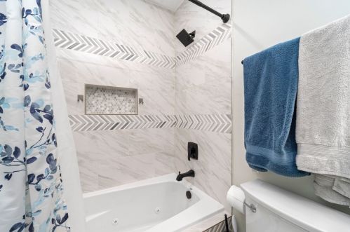 8354 Kilpatrick Ave, Chicago IL 60652-3517 exterior