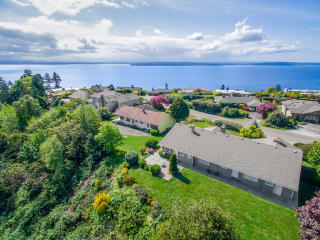 17030 12th Ave, Seattle WA  98177-3825 exterior