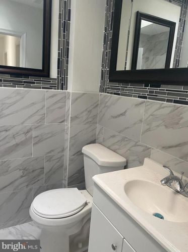 511 Godfrey Ave, Philadelphia PA 19126-3833 exterior