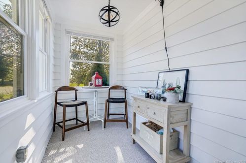 85 Columbia Rd, Windsor CT 06095-3811 exterior