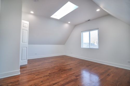 6242 Nashville Ave, Chicago, IL 60638-4112