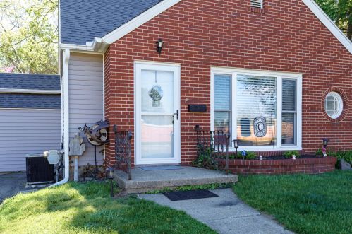 3528 Oakland Dr, Kalamazoo, MI 49008-2861