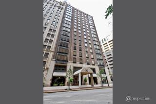 40 Delaware Pl, Chicago IL  60611-1429 exterior