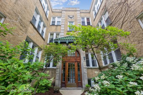 2863 Leland Ave, Chicago, IL 60625-3713