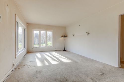 38034 North Shore Ave, Waukegan IL 60087-1647 exterior