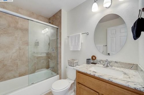 1036 Pinehurst Ct, Concord CA 94521-4532 exterior