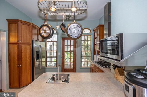 317 Lees Ave, Camden NJ 08108-3107 exterior