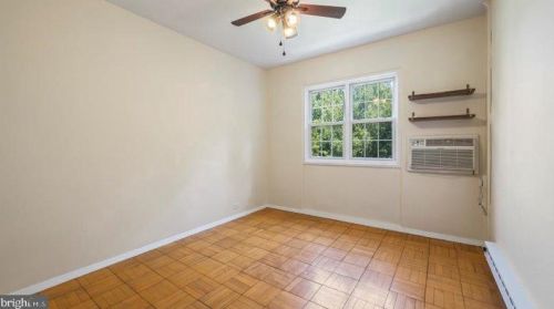 1240 Martha Custis Dr, Alexandria VA  22302-2016 exterior