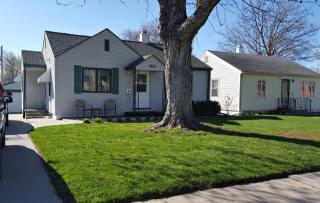 1924 48th St, Omaha NE  68106-3207 exterior