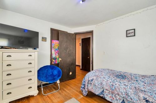 23 Horace St, Manchester CT 06040-6423 exterior