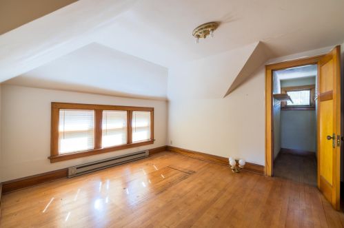 2348 56, Milwaukee WI 53219-2212 exterior