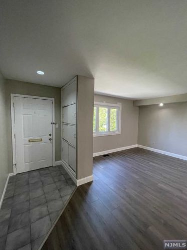 74 Grant Ave, Dumont, NJ 07628-1649