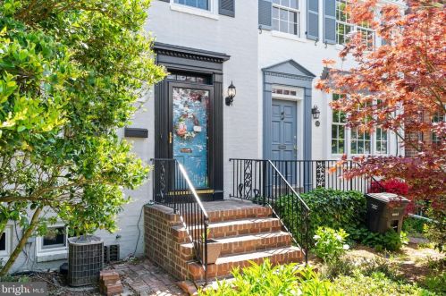 822 Royal St, Alexandria VA  22314-4341 exterior