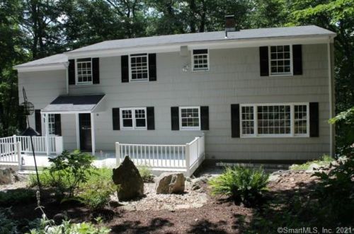 22 Linden Rd, Ridgefield CT 06877-3216 exterior
