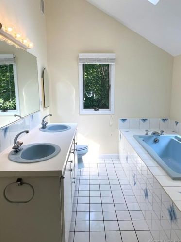 50 Chittenden Rd, Deep River CT 06419-2414 exterior