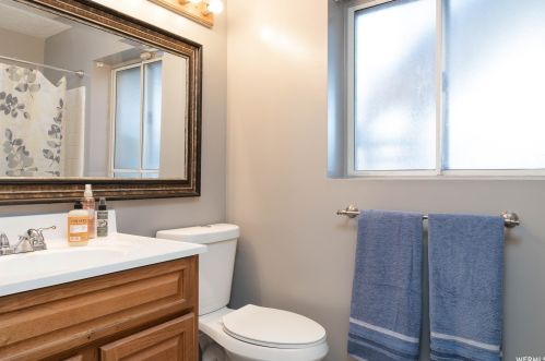 6471 Cyclamen Way, Taylorsville UT 84081-4910 exterior