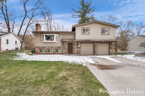 5544 Greenboro Dr, Grand Rapids, MI 49508-6045