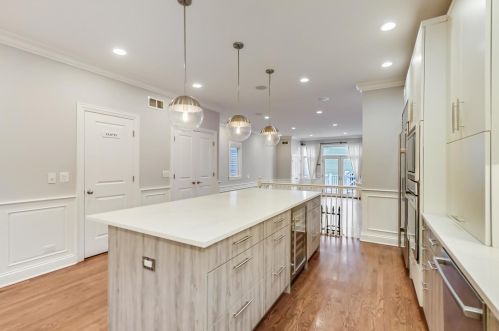 5056 Claremont Ave, Chicago IL  60625-1810 exterior