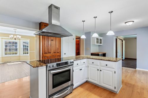 11830 Waterford Ave, Milwaukee WI  53228-1863 exterior