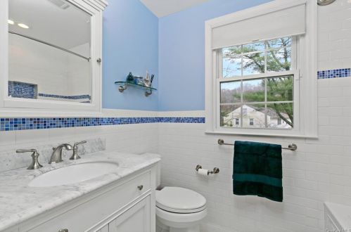 111 Orchard Rd, Briarcliff NY 10510-1020 exterior