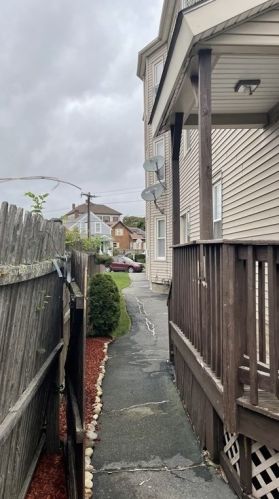 12 Airlie St, Worcester MA 01606-3248 exterior