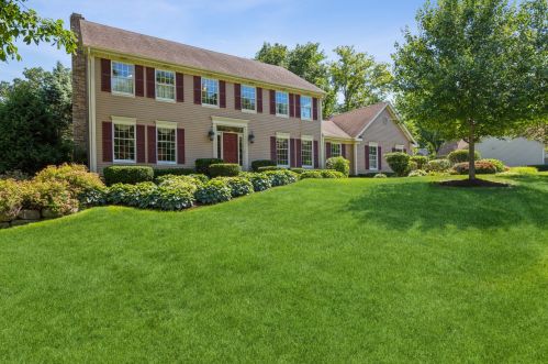 4713 Amy Dr, Bull Valley, IL 60014-6348