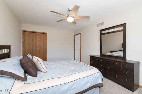 10400 Roger St, Kalamazoo MI 49002-7185 exterior