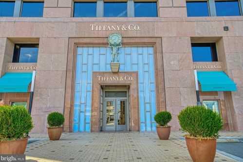 1800 Old Meadow Rd, Mc Lean VA  22102-1899 exterior