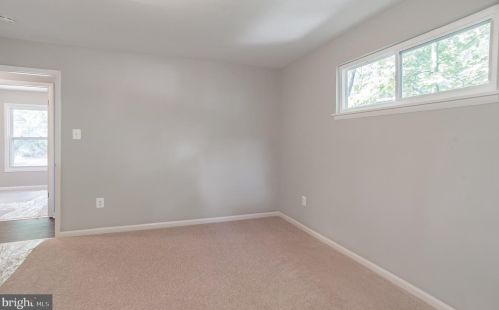 14005 Congress Dr, Rockville MD 20853-2668 exterior