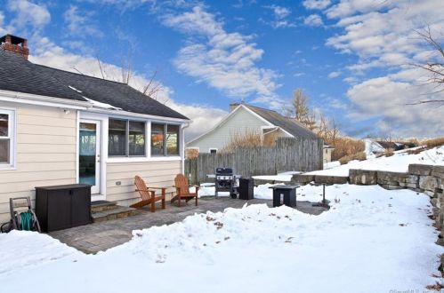 21 Cornwall Rd, Norwalk CT 06850-1834 exterior