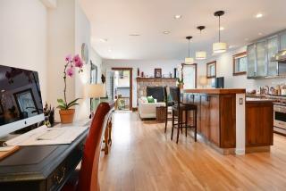 2317 Greenview Ave, Chicago IL  60614-3015 exterior