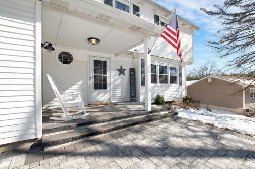 68 Stuart Dr, Poughkeepsie NY 12603-4714 exterior