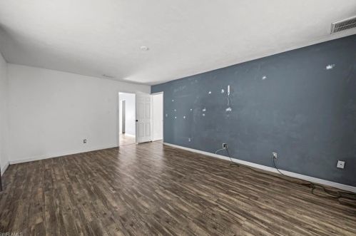 331 8 St, Naples FL 34120-0411 exterior