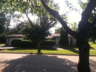 914 Irving Park Rd, Itasca, IL 60143-2225