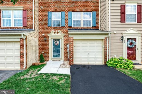 12 Forest View Ter, Hanover, PA 17331-7449