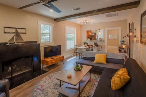 222 Emily St, Tampa FL  33603-5723 exterior