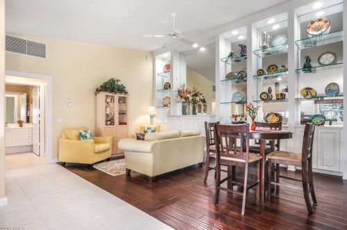 5045 Kingston Way, Naples FL 34119-9542 exterior