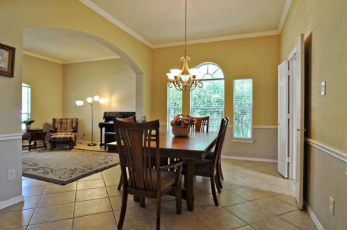 9608 Cliffside Dr, Irving TX  75063-5034 exterior