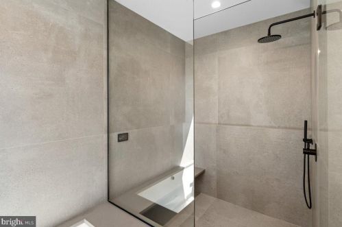 1355 Kater St, Philadelphia PA 19147-1817 exterior